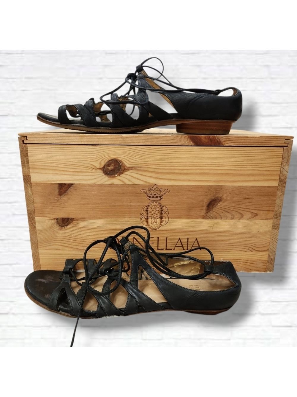 Stuart Weitzman Black Leather Lace-Up Gladiator Sandals Size 8.5